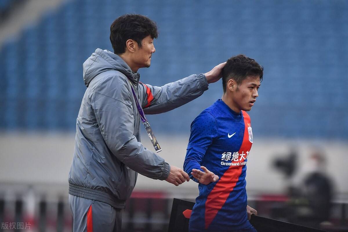 爱游戏官网-游泳夜战：皖江天虎队逆转岭南霹雳队，主帅临场妙招教练团队居功至伟的简单介绍