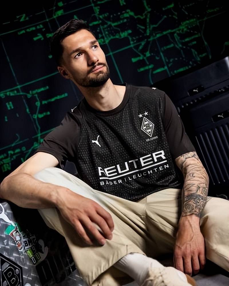 爱游戏官网-门兴格拉德巴赫发布备战花絮；国际比赛日单刀错失；欧篮联任务艰巨；年轻球员得到机会的简单介绍