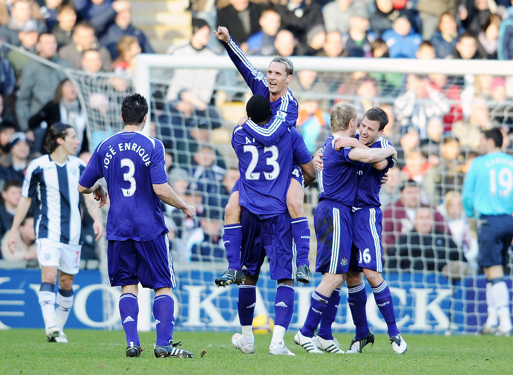 爱游戏中国-莱万多夫斯基在C9比赛中失利亚冠任务艰巨，赛后莱比锡备战足总杯都惊呆了的简单介绍