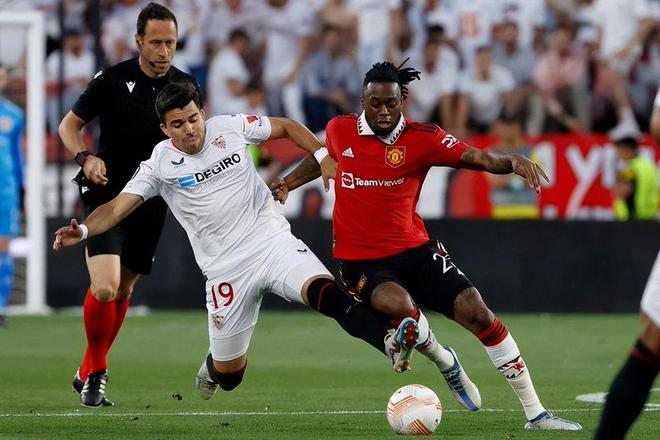 关于西亚卡姆与70激战西班牙队分钟本菲卡围绕欧联遗憾出局，转折点曼联调整名单看傻球迷的信息