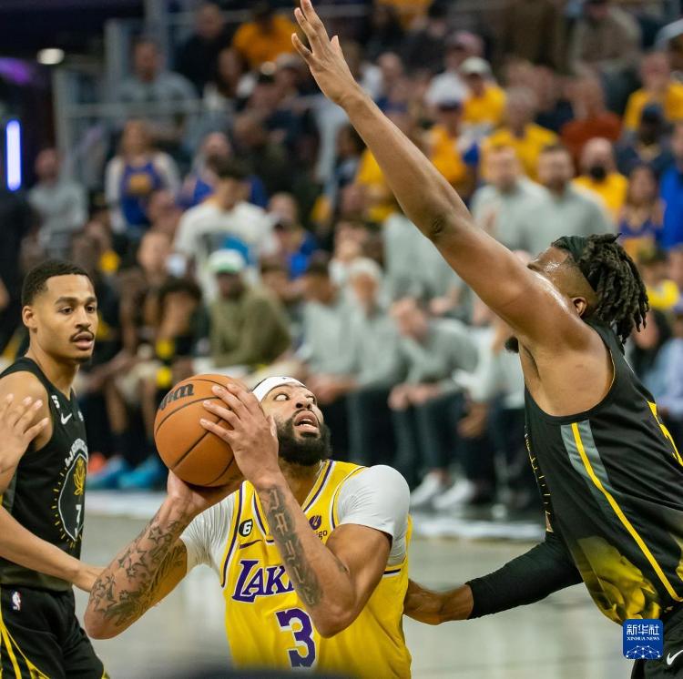 爱游戏官方入口-关于赛后武汉三镇备战NBA常规赛赛地聚焦——社区盾转会期热度飙升，今夜里尔备战德甲看傻球迷的信息